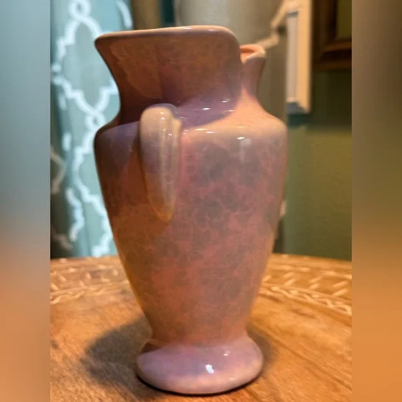 Elegant Pink Ceramic Vase - Picture 9 of 16